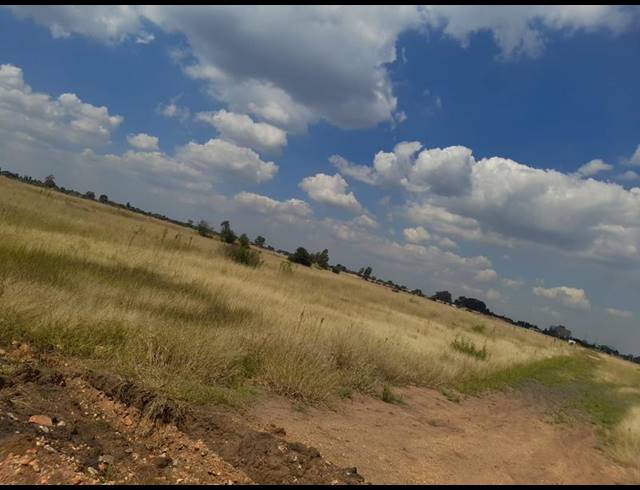 LAND FOR SALE IN UNITAS PARK